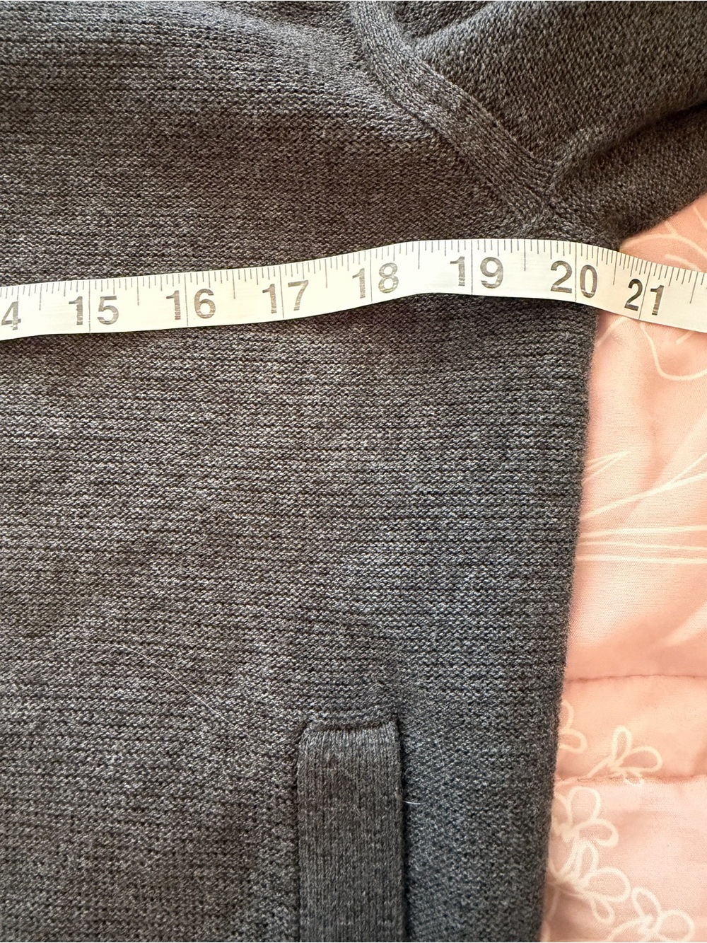Banana Republic Men's Shawl Collar
Cardigan Sweater Gray Medium. 💯 Cotton, EUC - Picture 13 of 16